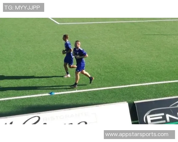 卡萨：从绿茵场到传奇人生的荣耀与挑战